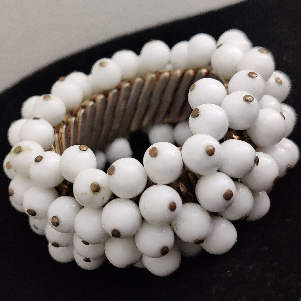 Vintage Milk Glass Cha Cha Bracelet